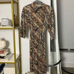 Python print long sleeve dress